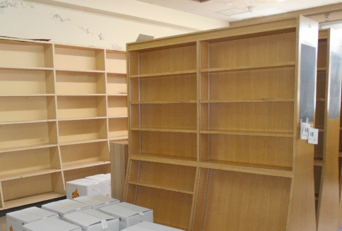 【とよのおもいでアーカイブ】吉川中学校　図書室（TG1_0023・TG1_0024）に関するページ