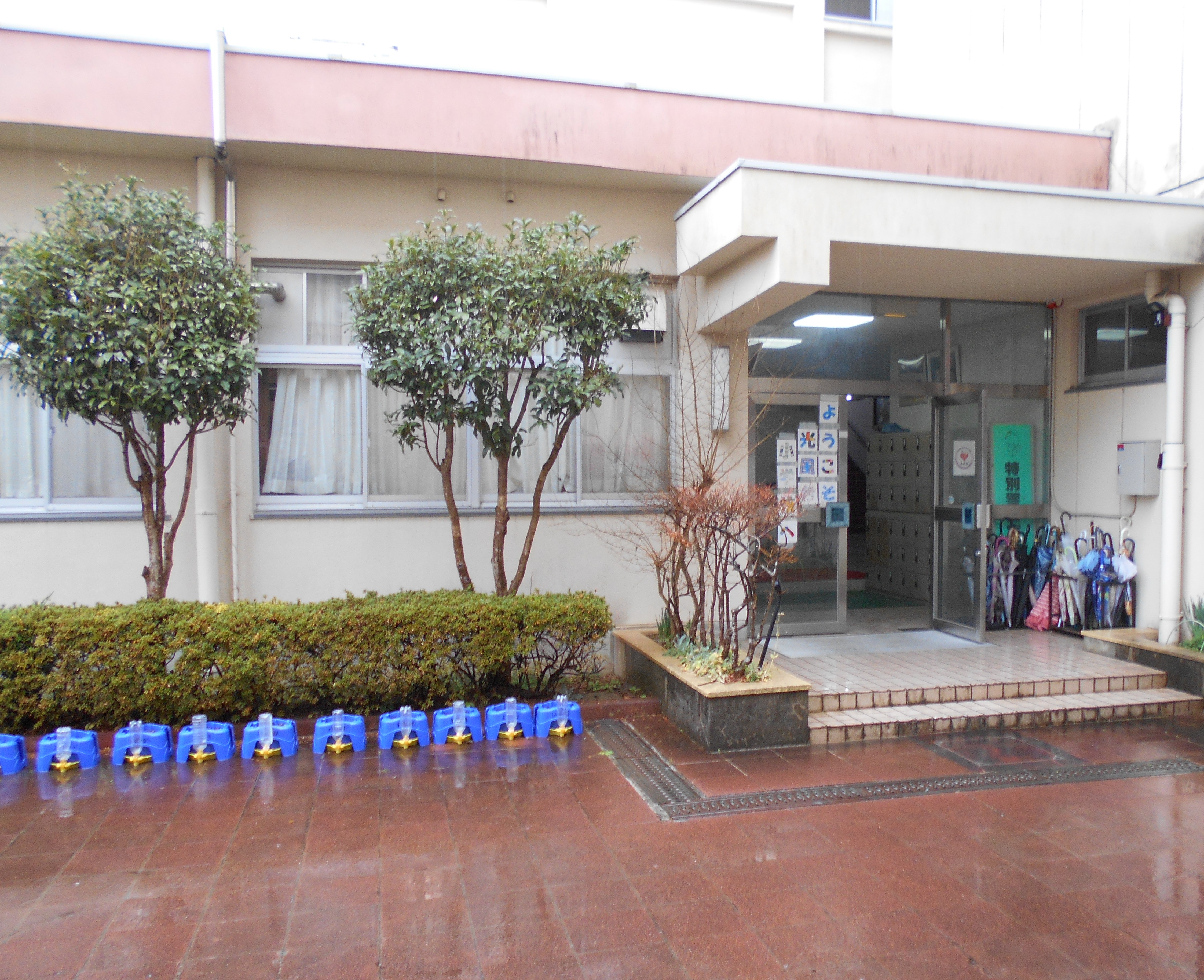 【とよのおもいでアーカイブ】光風台小学校　正面玄関 (TG3_0060,TG3_0061)に関するページ