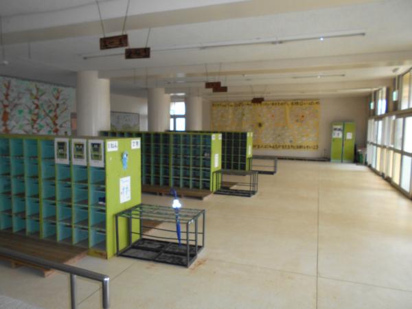 【とよのおもいでアーカイブ】東ときわ台小学校　下足室 (TG4_0056,TG4_0057)に関するページ