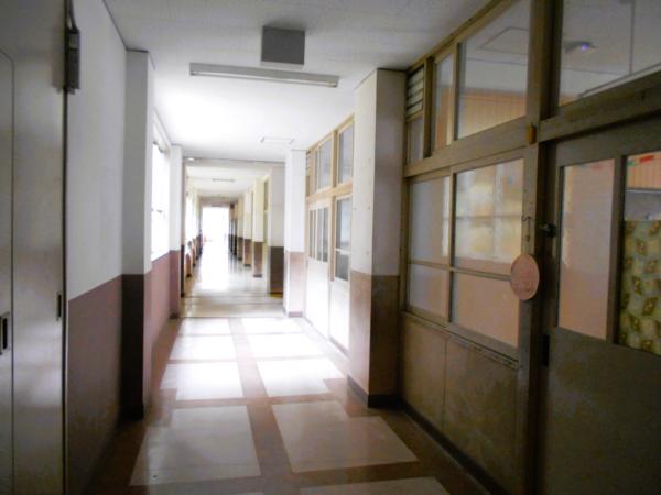【とよのおもいでアーカイブ】東能勢小学校　ハッピールーム (TG2_0051,TG2_0052）に関するページ