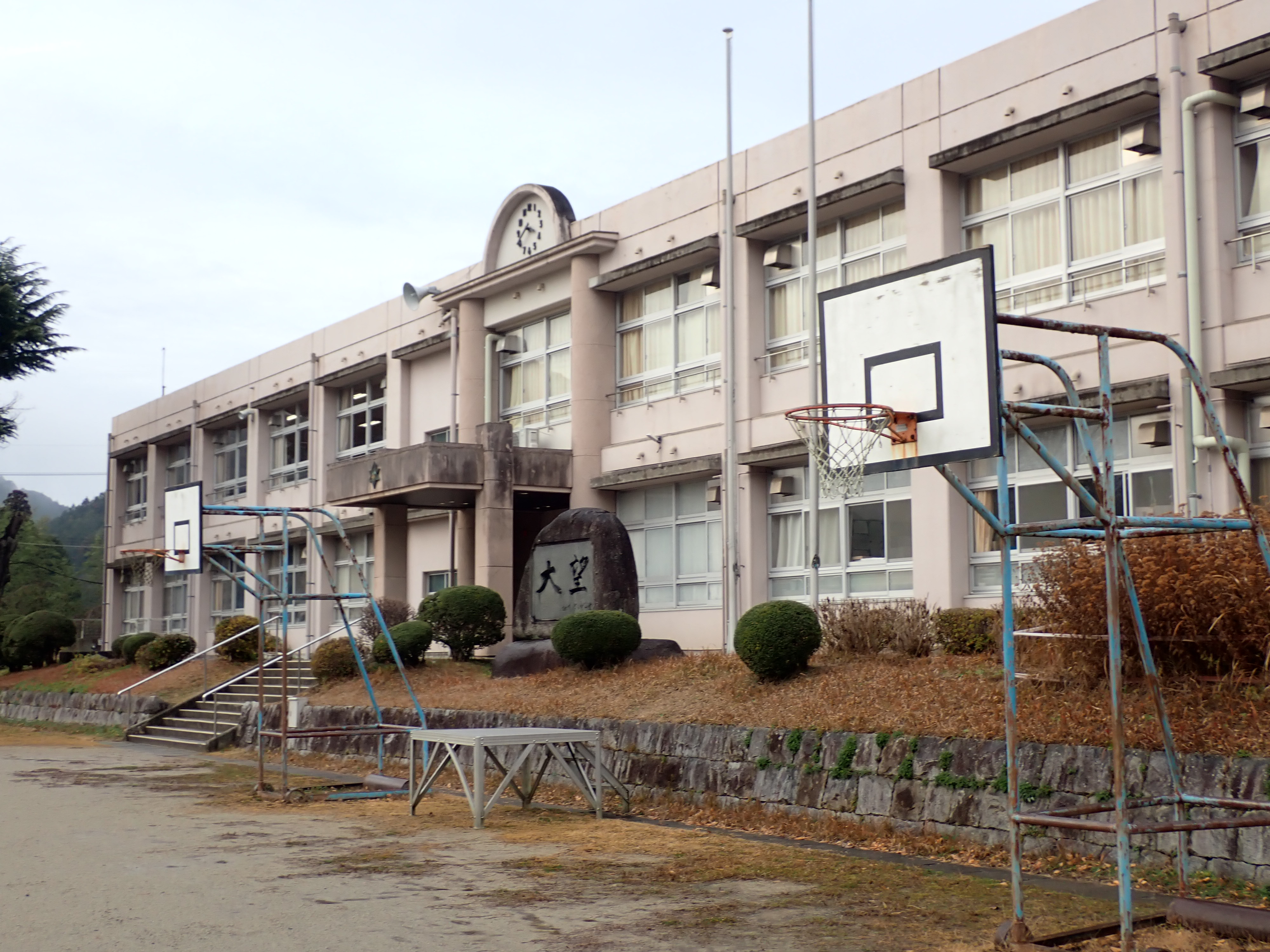 【とよのおもいでアーカイブ】東能勢小学校  (TG2_0001、TG2_0002）に関するページ