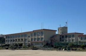 光風台小学校校舎風景